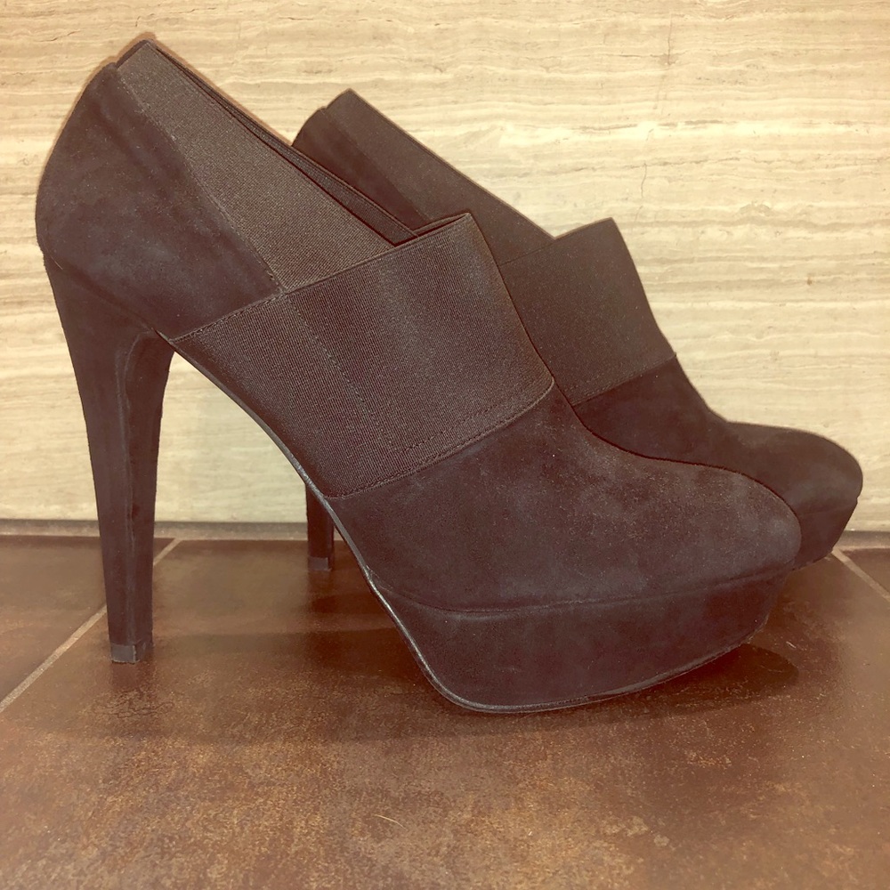 Stuart Weitzman Kilgore Platform Bootie